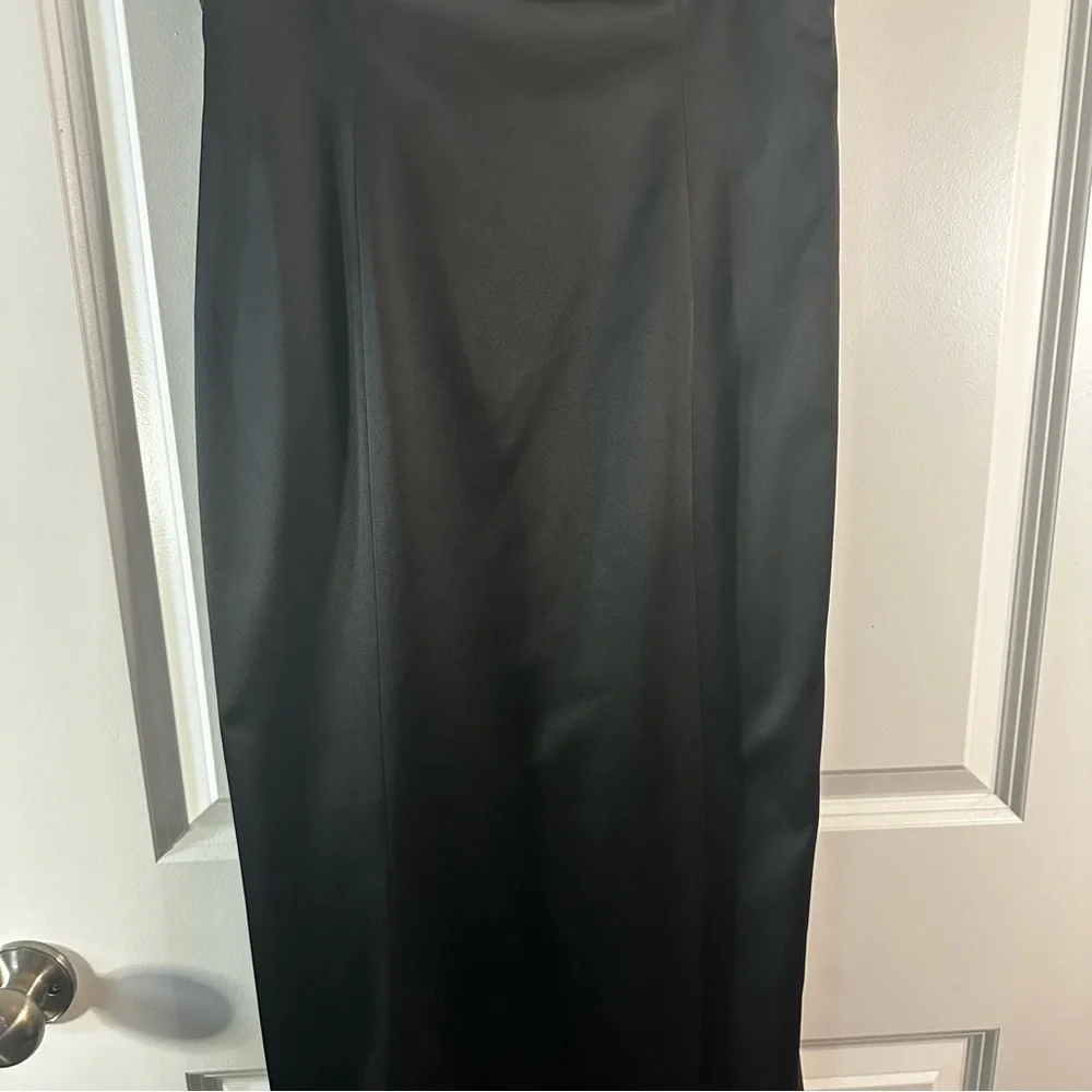 JS Collections Black & White Pleated Bodice Formal Gown Women’s Size 4 - Picture 4 of 16